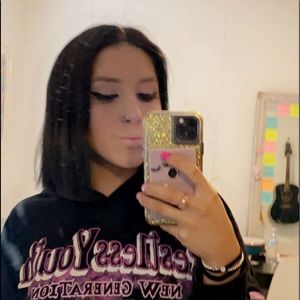 Meet your Posher, Avery